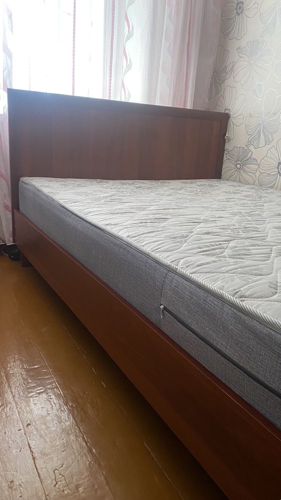 Продам мебель в спальню.
