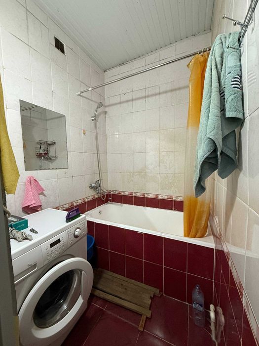 Юнусабад 11 кв  4-хона. Раздельный. 3-этаж/4. Срочно.