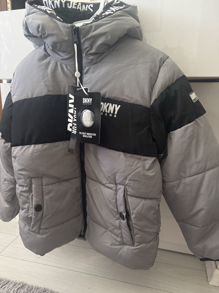 Чисто ново детско яке DKNY