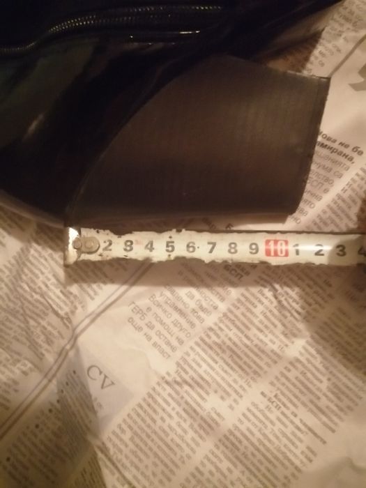 Ботуши от естествен лак и естествен велур