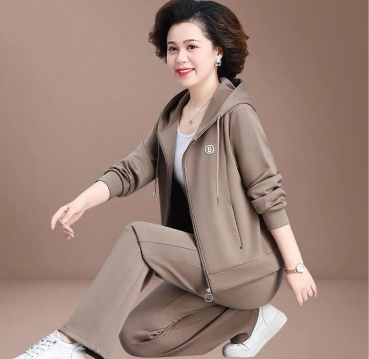 Продам спортивный костюм