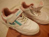 Adidasi marimea 35 Lotto