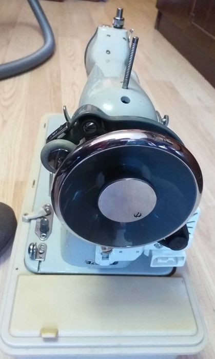 Masina de cusut  model D 68 machine