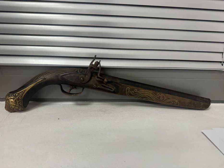 Пищов - Револвер - Пистолет