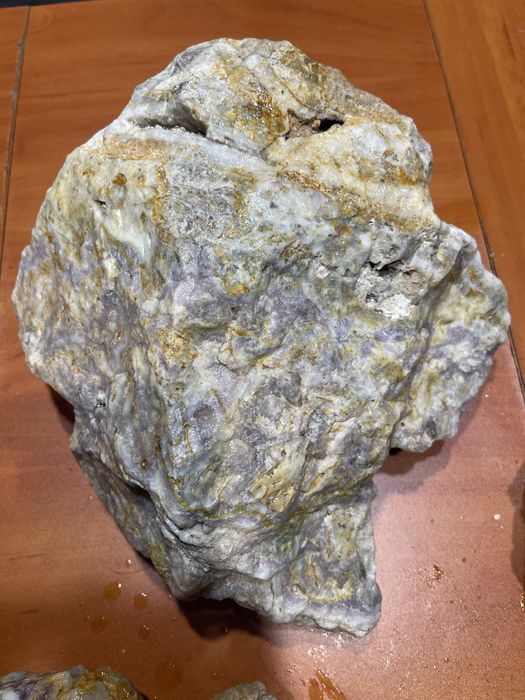 Аметист- жилест Аметист необработен