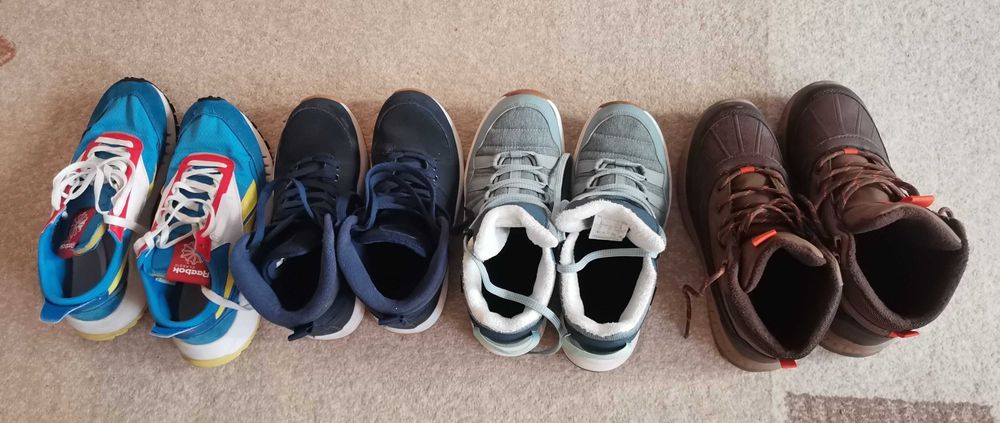 Vând încălțăminte  toamnă/iarnă. Mărimi: 37.5-39. Stare foarte bună.