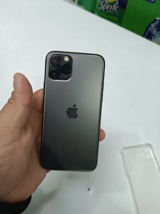 Продам айфон 11 про