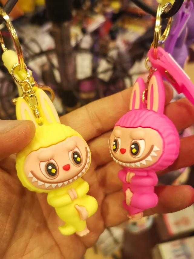 Малка фигурка на Labubu, Tung tung tung sahur и Crying again
