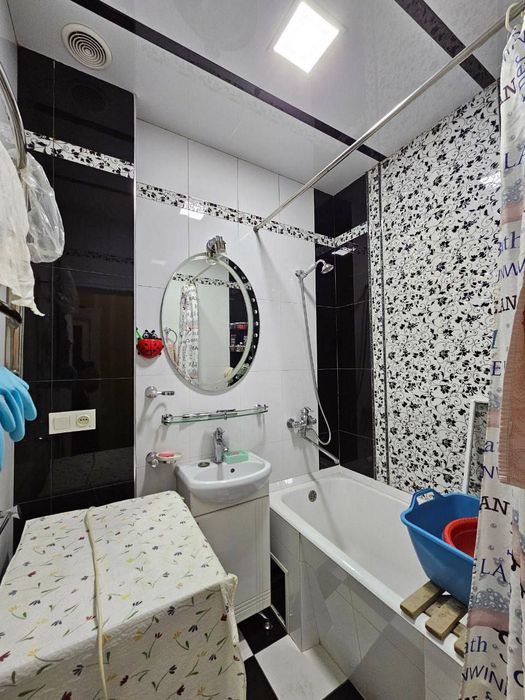 Юнусабад 15 5ком/4 этаж/5 этажный 90м²