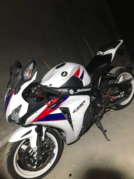 Honda cbr 1000rr fireblade