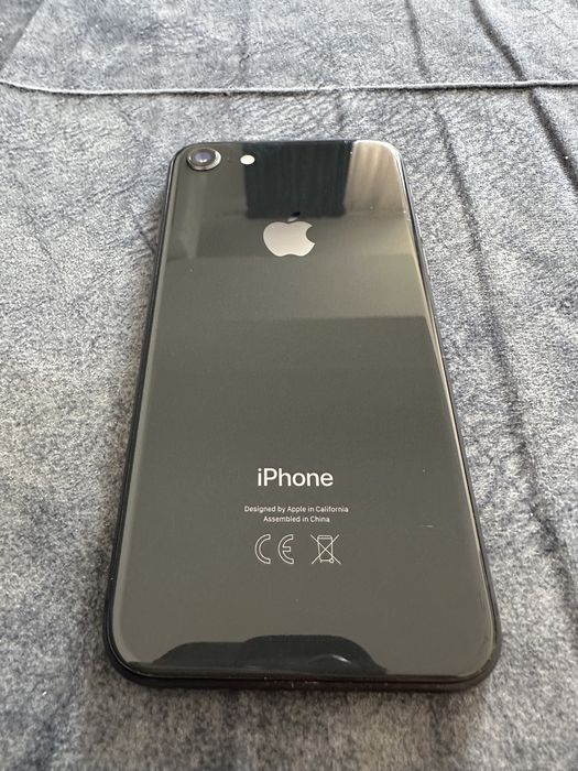 iPhone 8 с идеальном состоянием