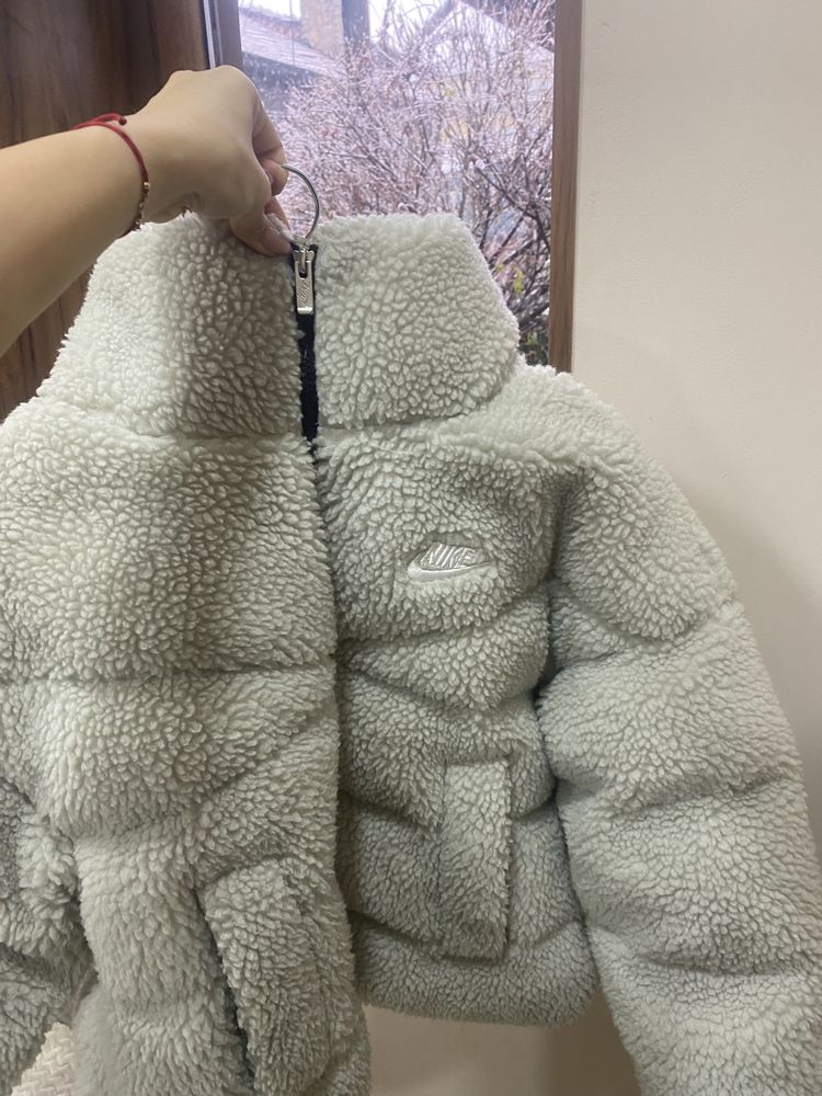 Яке Nike-THERMA-FIT City Sherpa Jacket Light Bone