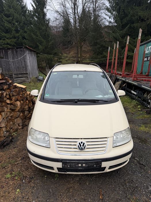 Vand Volkswagen Sharan radiat, pentru program rabla