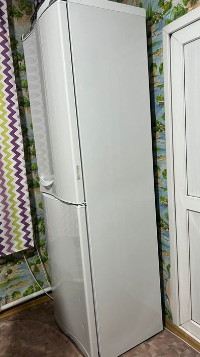 Холодильник продаем срочна