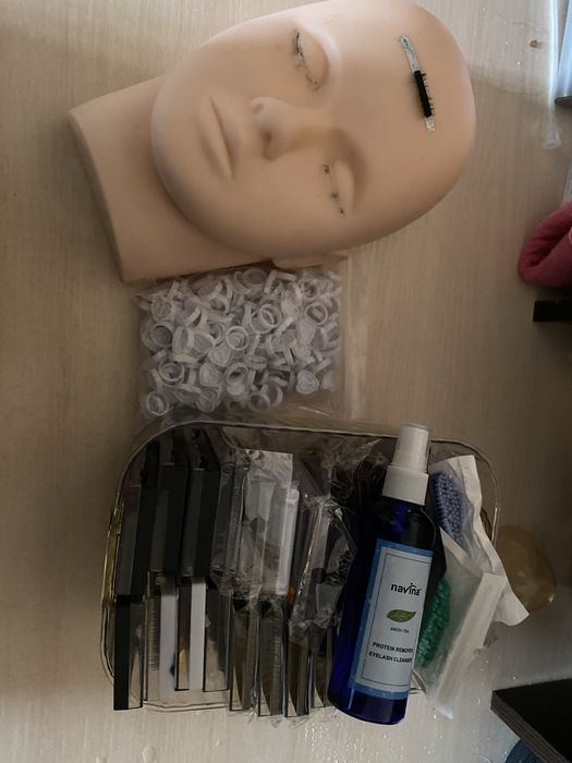 Для наращивание ресниц 70 000 тг