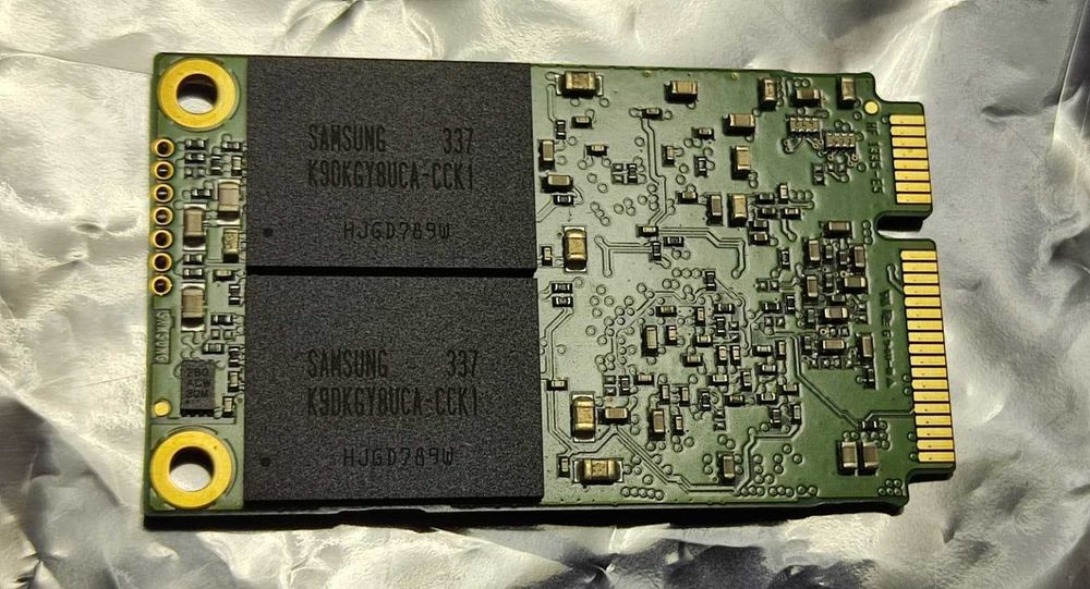 SSD Samsung MZMTD512HAGL-0004 PM841 512GB, TLC, mSATA 6Gbps