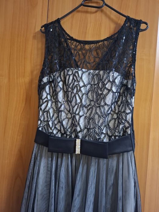 Vand rochie de ocazie!