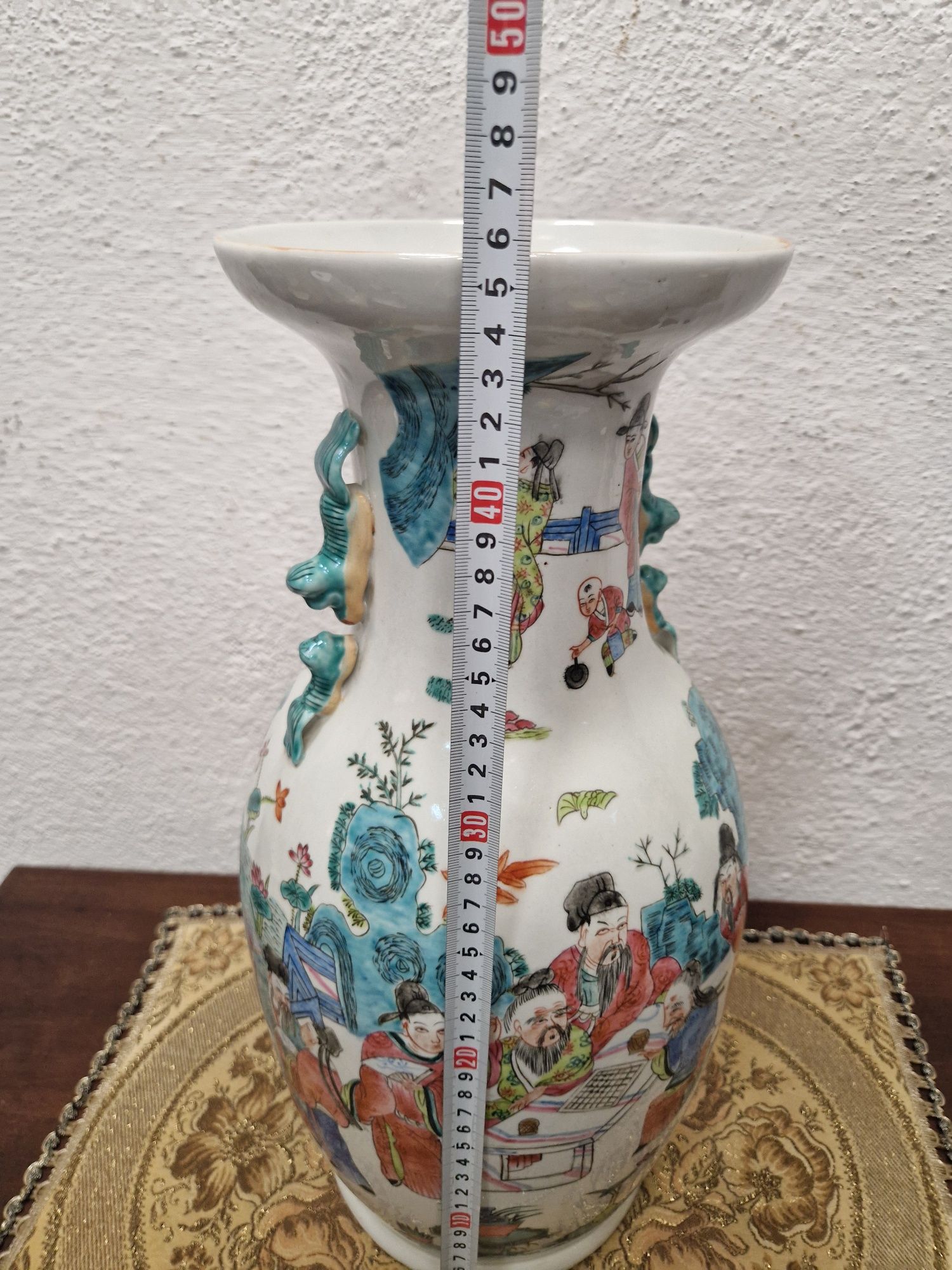 Китайска ваза с орнаменти
