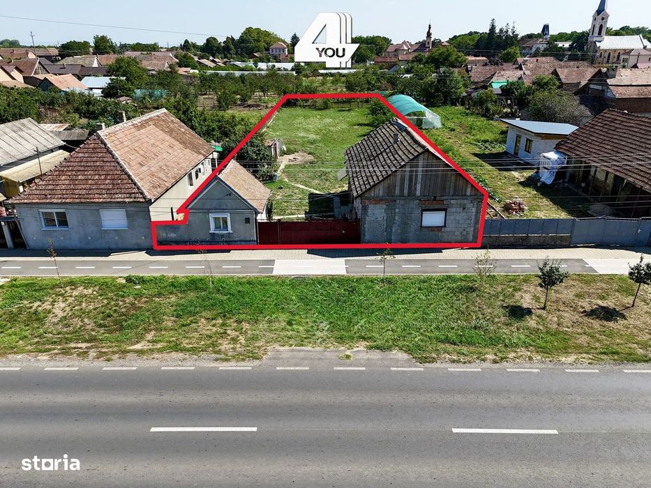 Proprietate cu potențial comercial și vizibilitate maximă în Macea