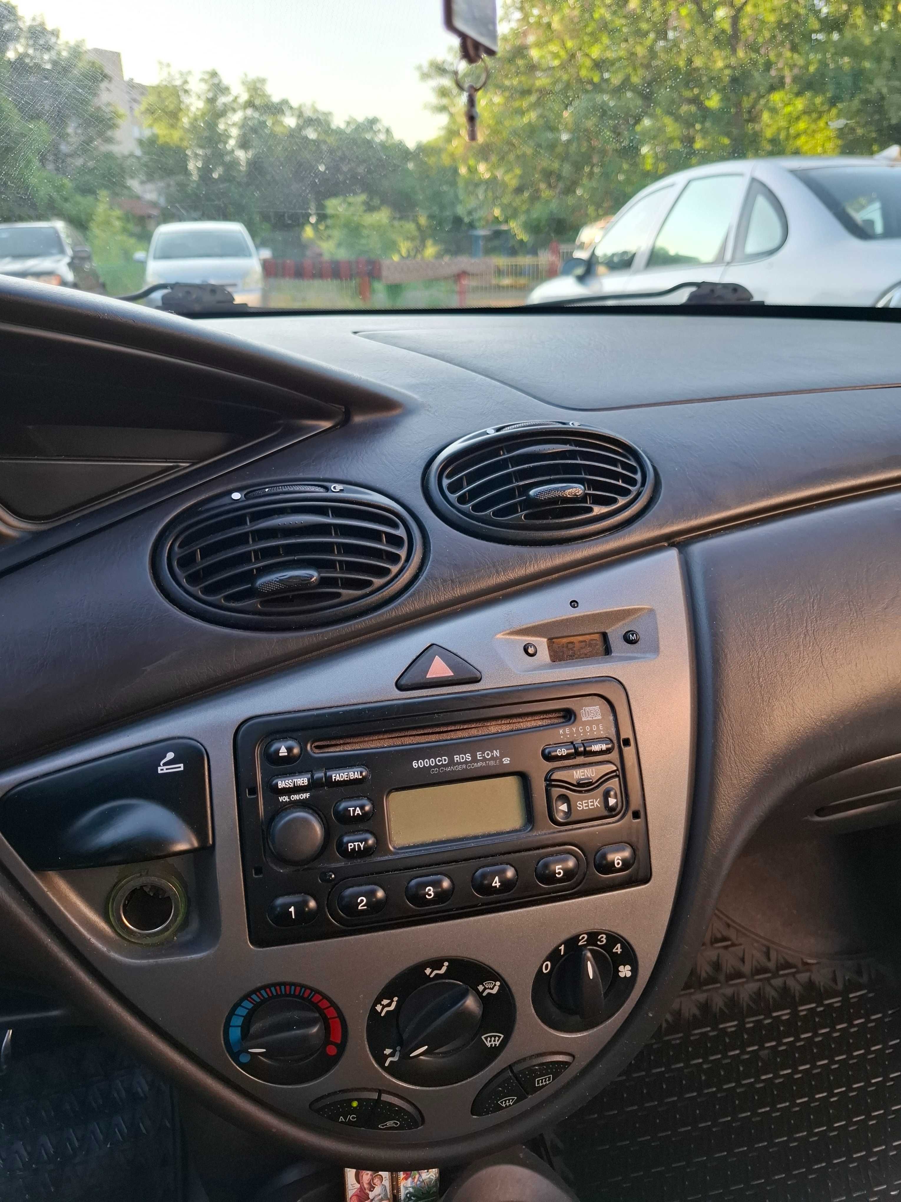 Продавам Ford Focus