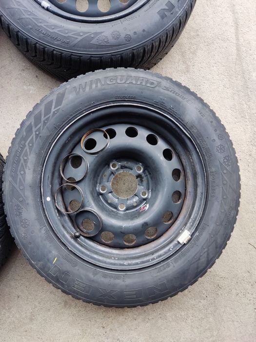 205/60/15 Зимни Nexen с алуминиеви джанти БМВ е39