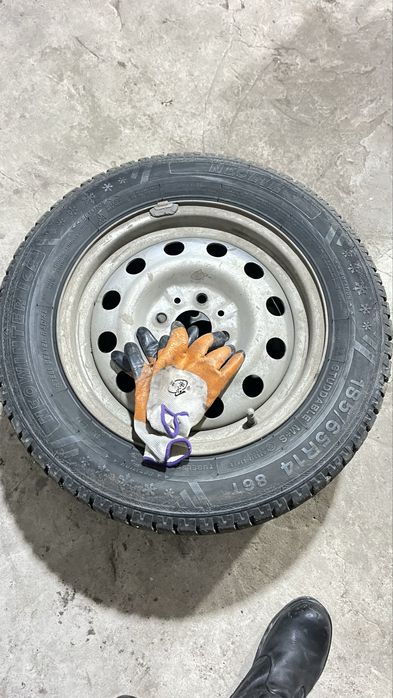 Срочно продам колесо 14