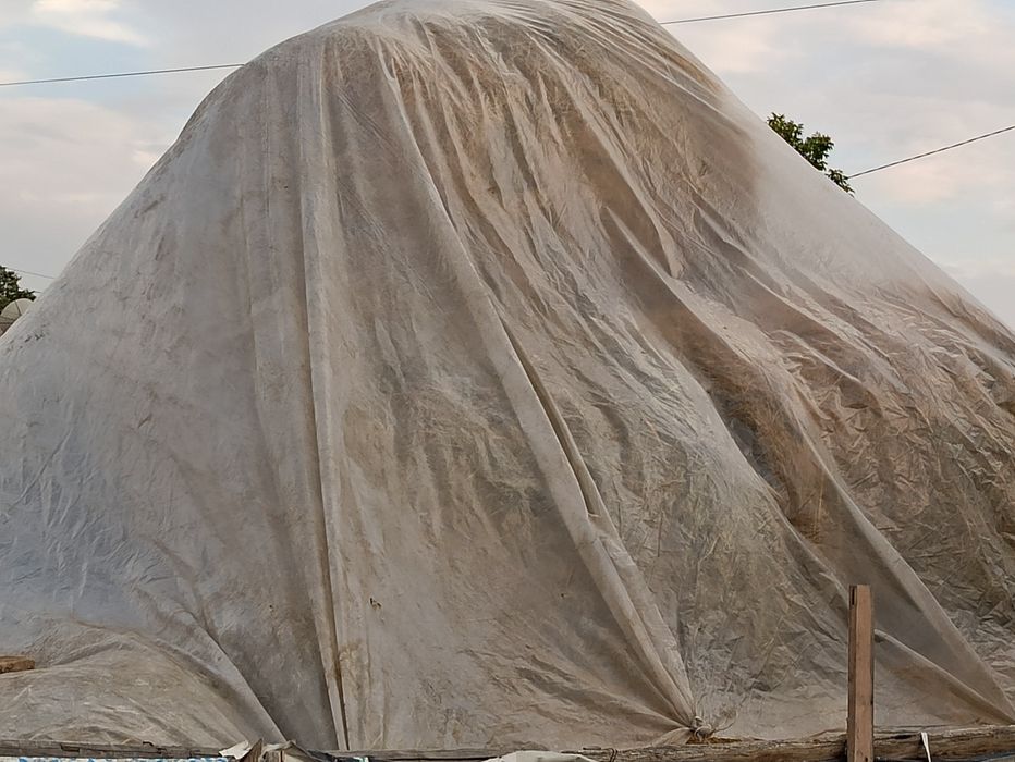 Пленка эластичная высокопрочная для укрытия сена, зерна огорода урожая