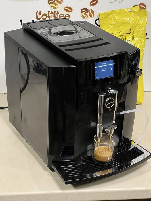 Кафемашина кафе автомат Jura E60 с гаранция