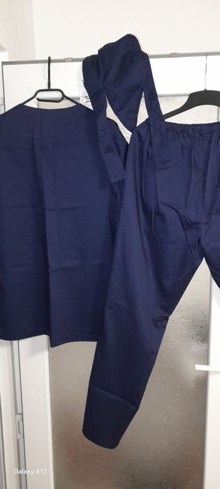 Costum medical XL