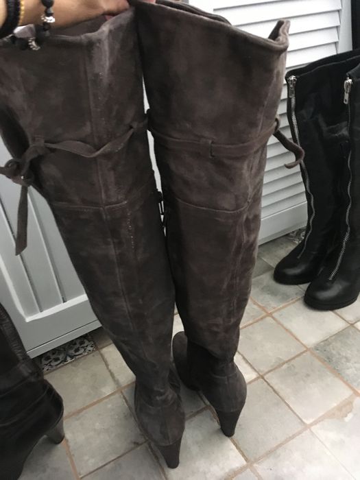 Cizme inalte piele intoarsa
