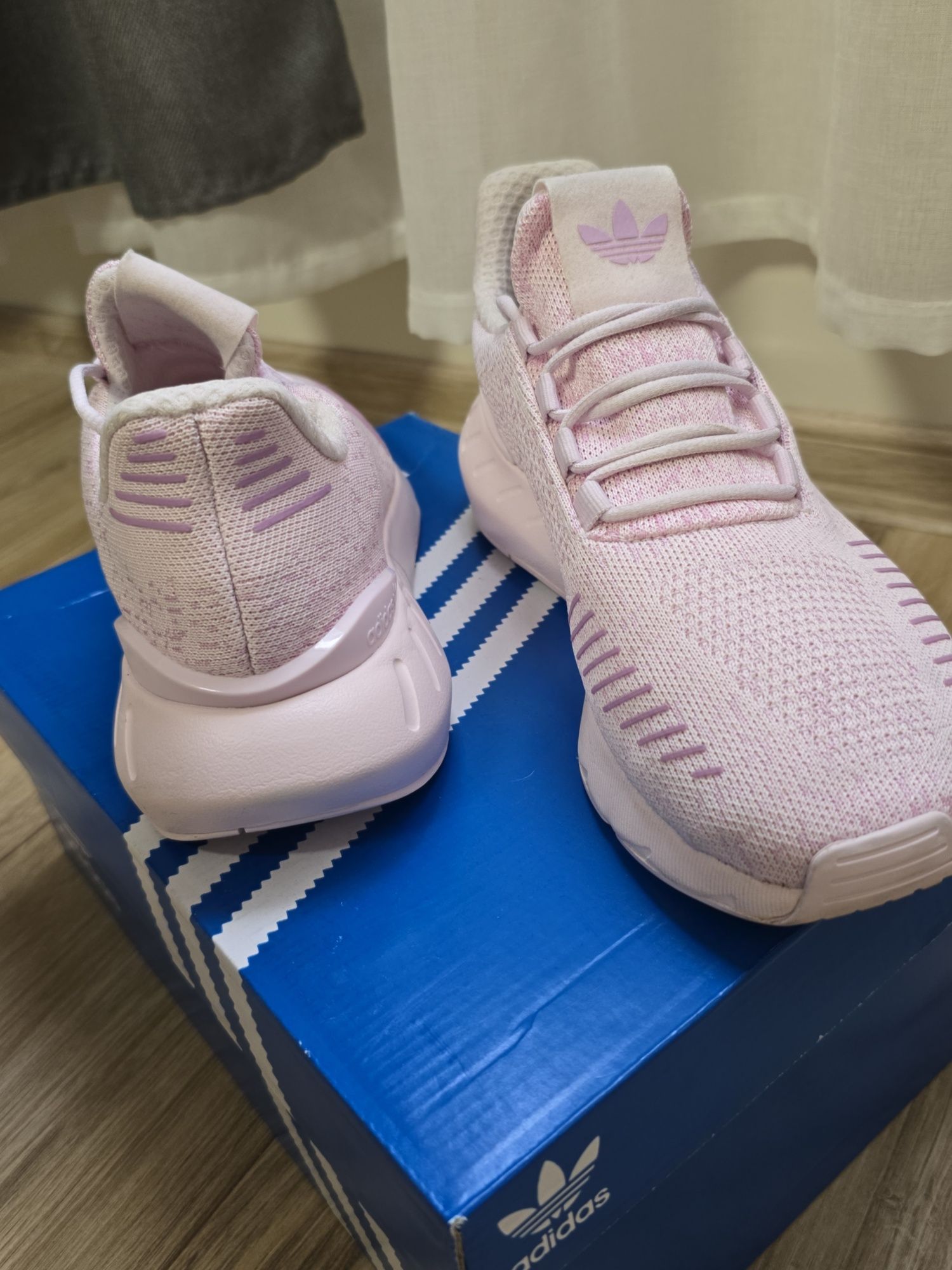 Adidas Swift Run 22