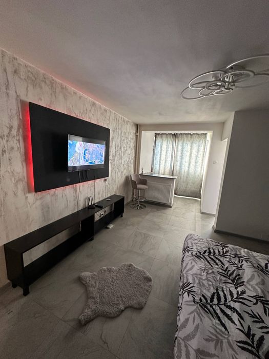 Garsoniera de închiriat