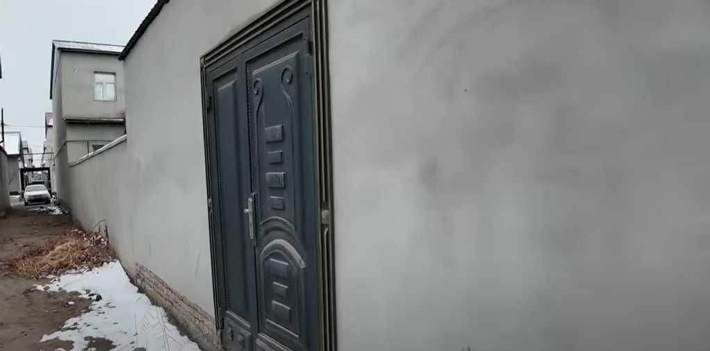Ховли жой 400 кв м, Бурон заправка оркасида
