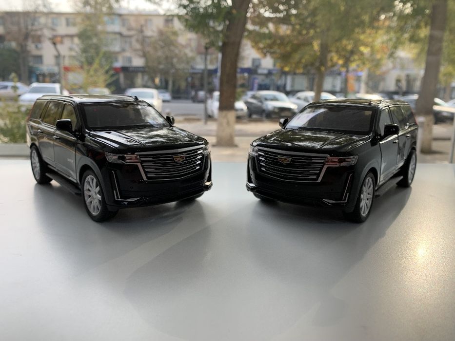 Modelka Cadillac Escalade 1:24