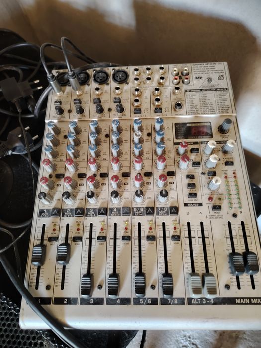 Mixer Behringer ub 1204fx pro