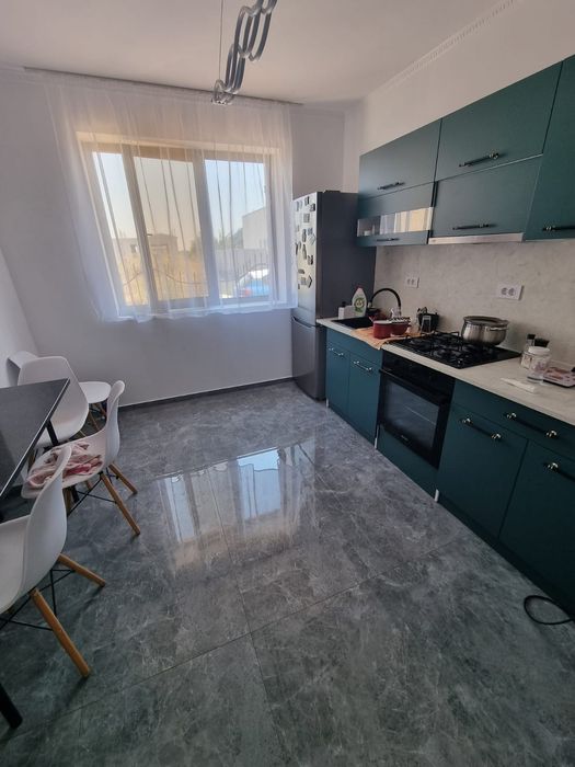 Casă 4 camere de vânzare