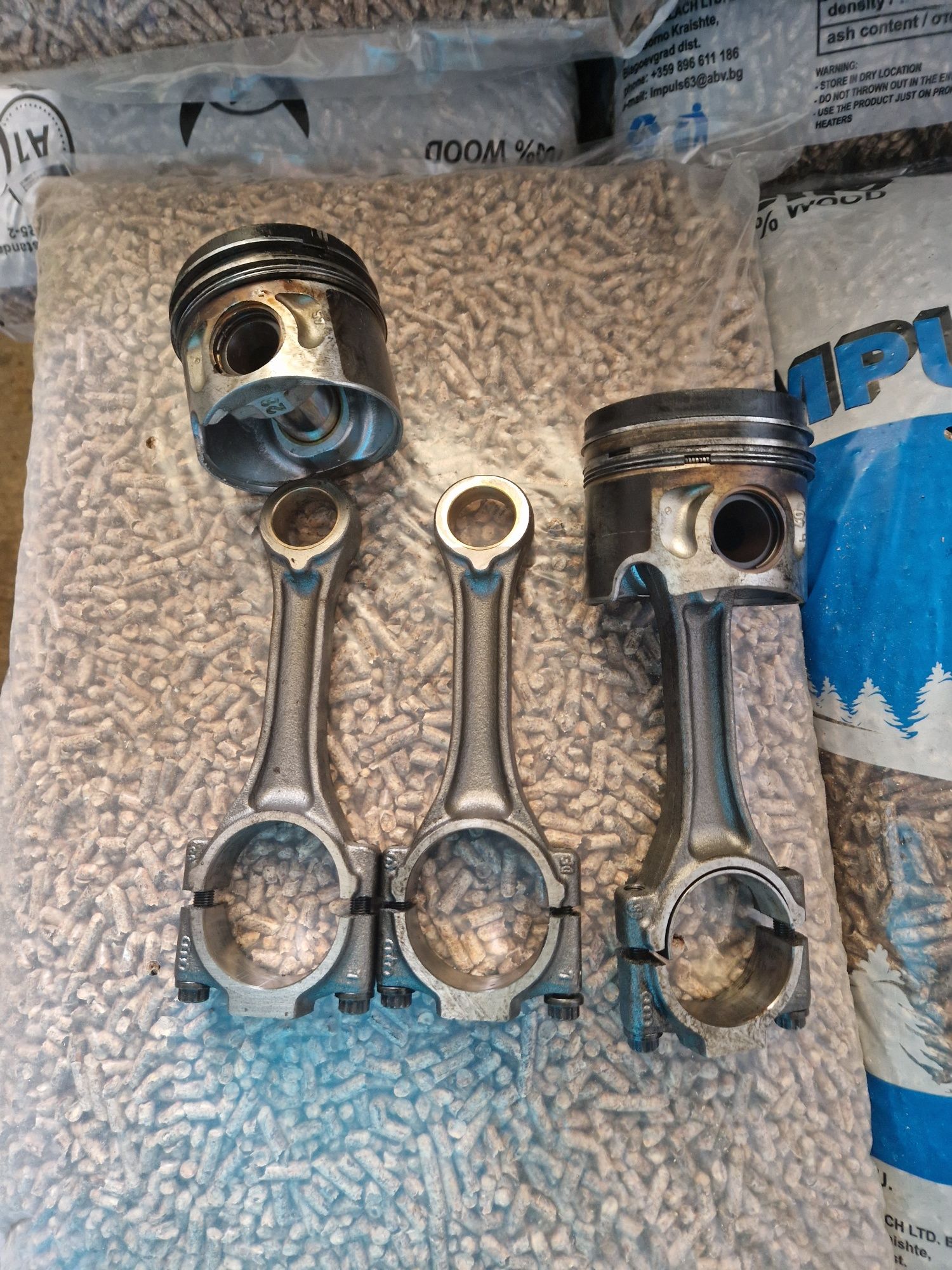 Продавам биели за двигател 1.9 105 к.с. за VW,AUDI,SEAT,SKODA