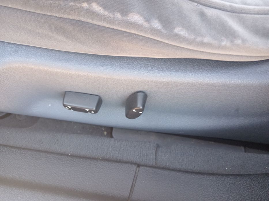 Vând pejou 407   an 2004