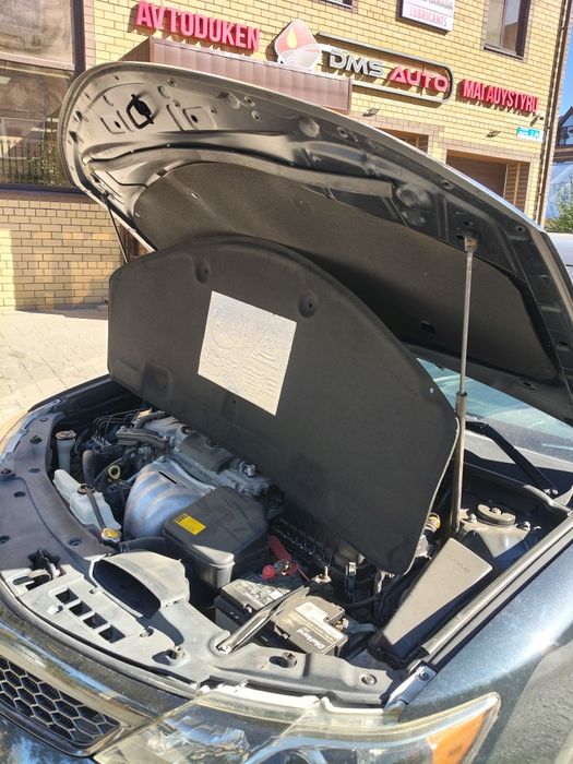 Продам обшивку капота Тойота Камри 50