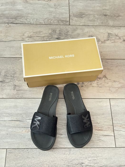 Продам шлепанцы Michael Kors оригинал