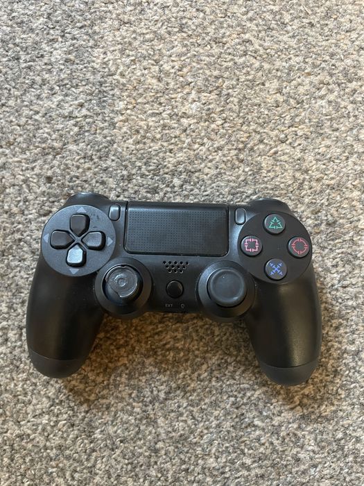 Vand playstation 4 slim ,10 jocuri,casti si controller