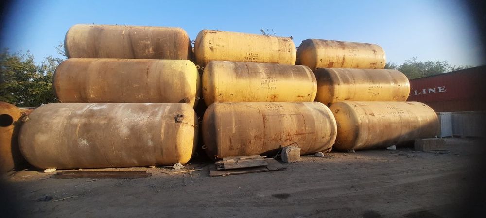 Emalni Yomkost 24 kub narxini telda kelishamiz manzil toshkent shaxar.