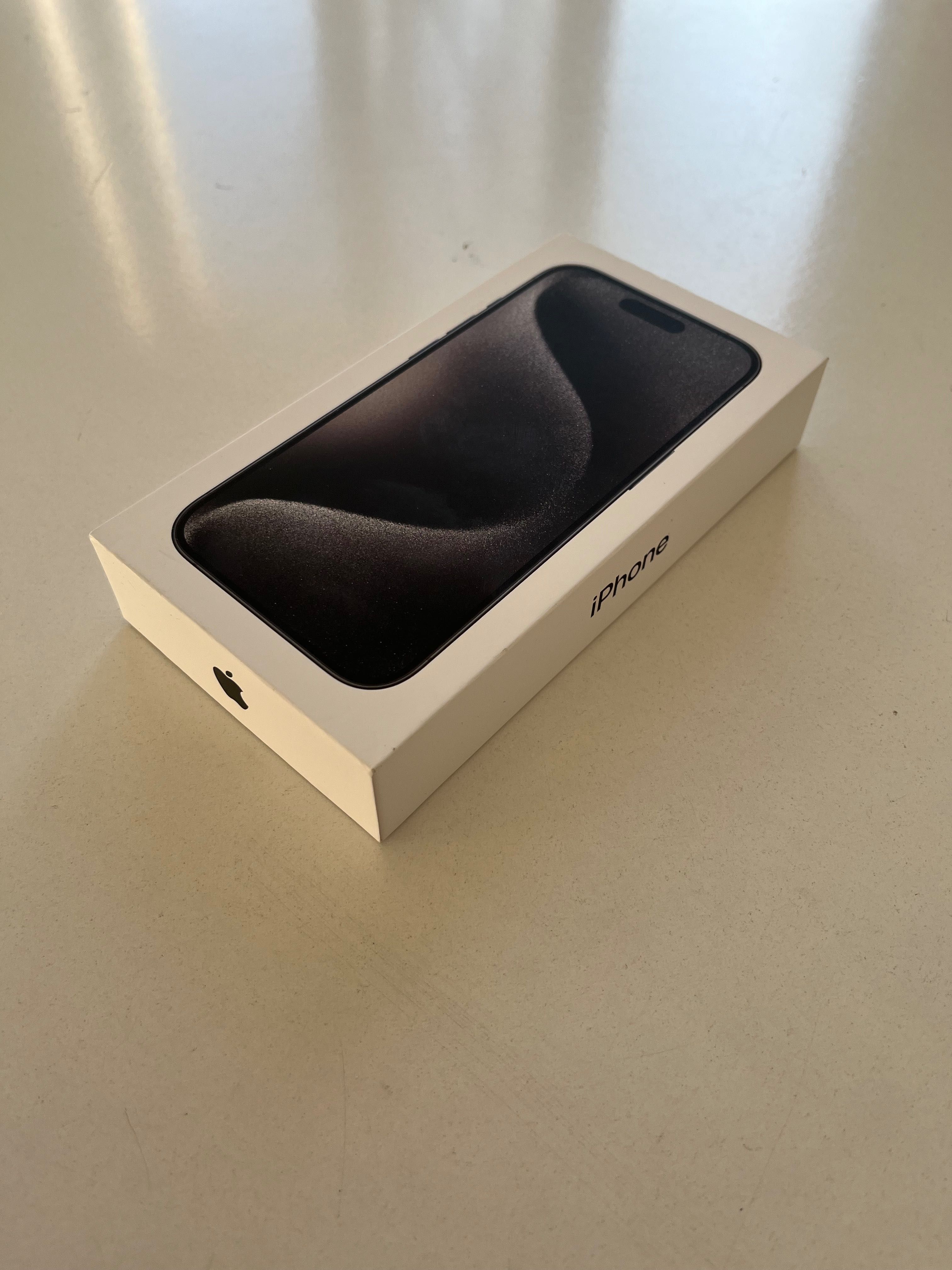 iPhone 15 Pro 256GB Black Titanium SIGILAT