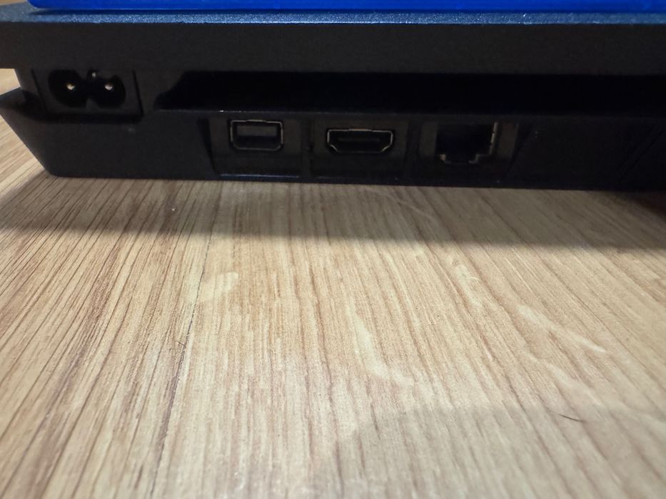 Playstation 4 slim