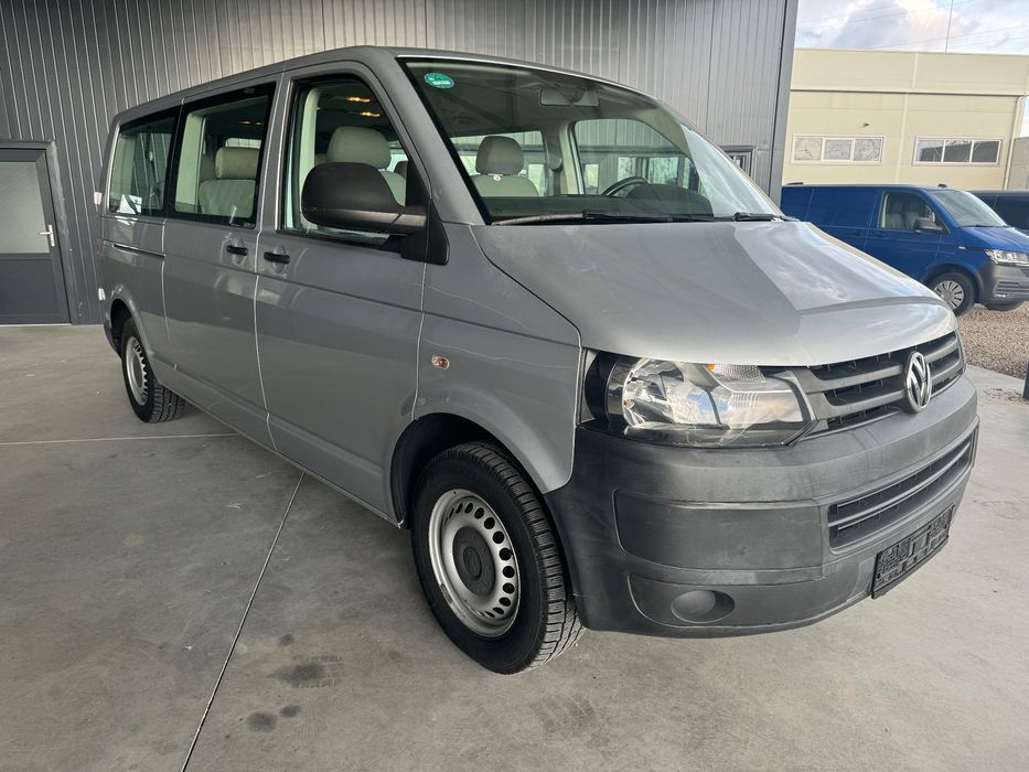 Volkswagen Caravelle VW T5 Caravelle Lung 140 cp 6 trepte Climatronic  Navigatie