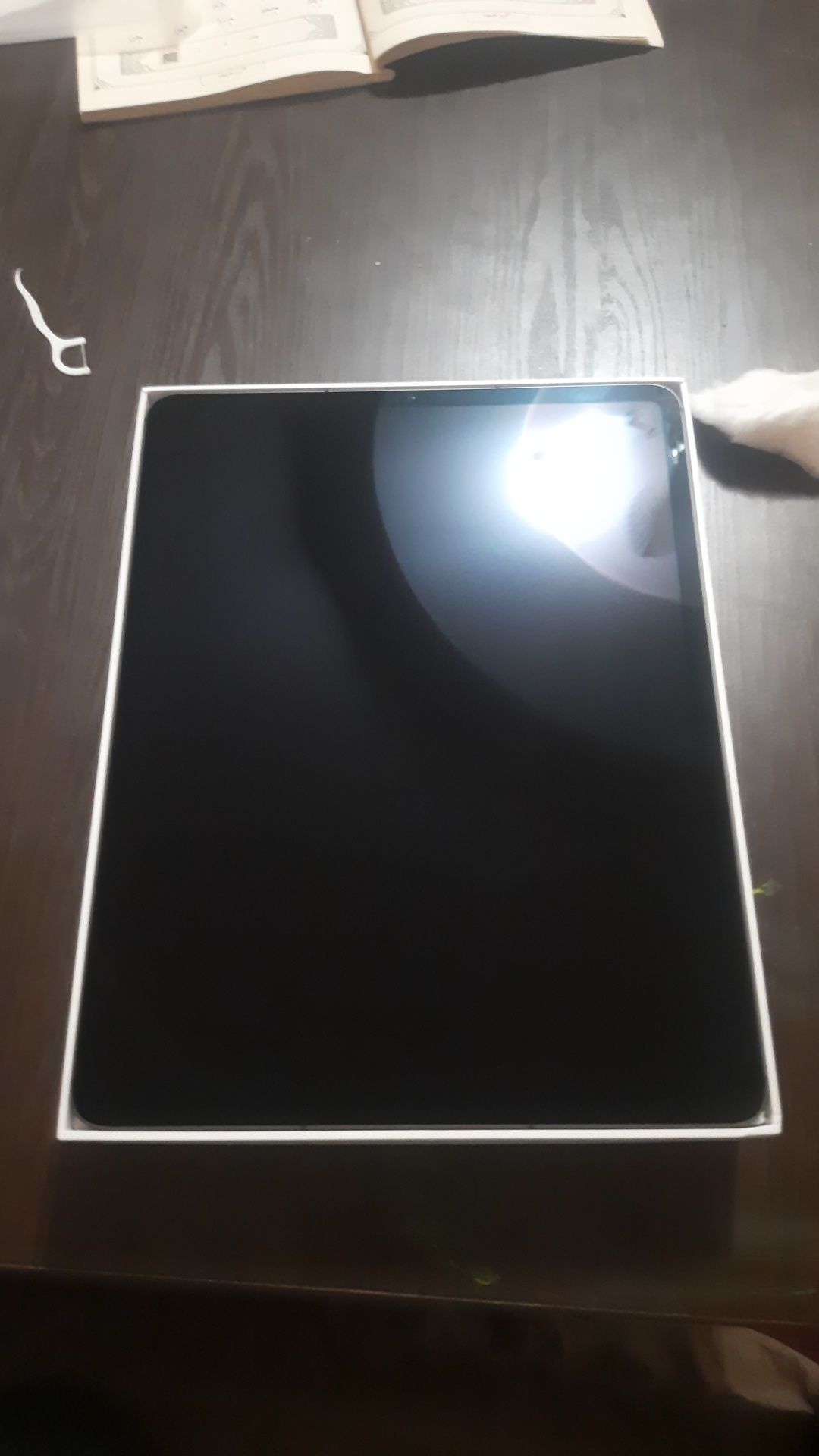 Ipad Pro 12.9 inch 5- generation  xotirasi 256GB 
Sim card tushadi dey