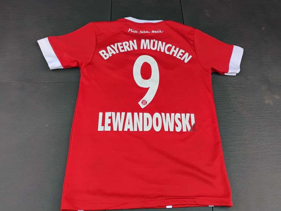 Tricou FC Bayern Munchen sezonul 2017/2018 Lewandowsi mărimea XS
