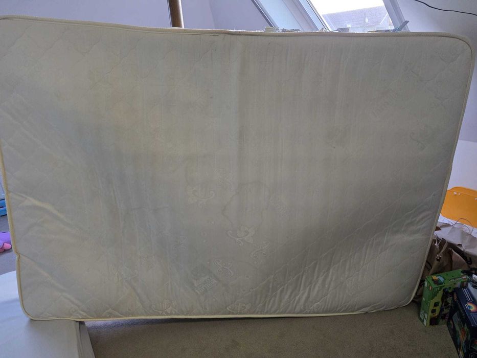 Vând saltea 200x140x20