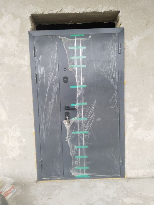 Есик дверь жана новый сатылады.есик жаксы качества антракцид свет иши