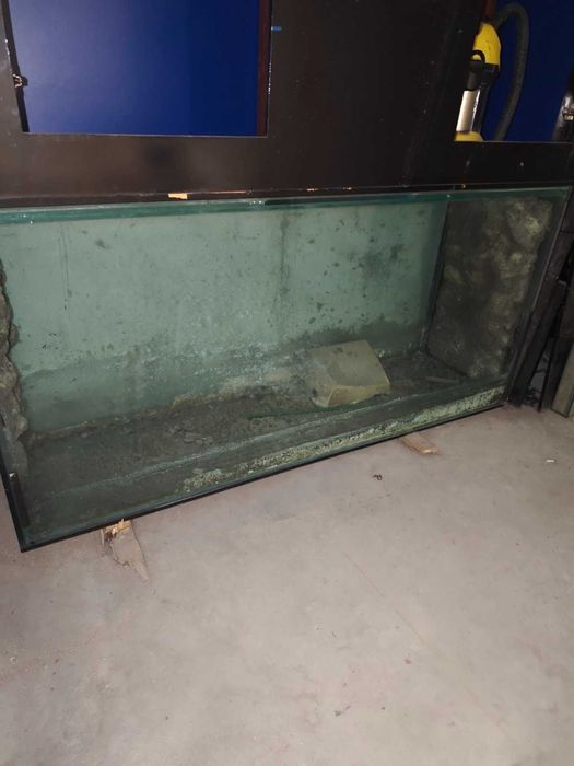 Продавам аквариум